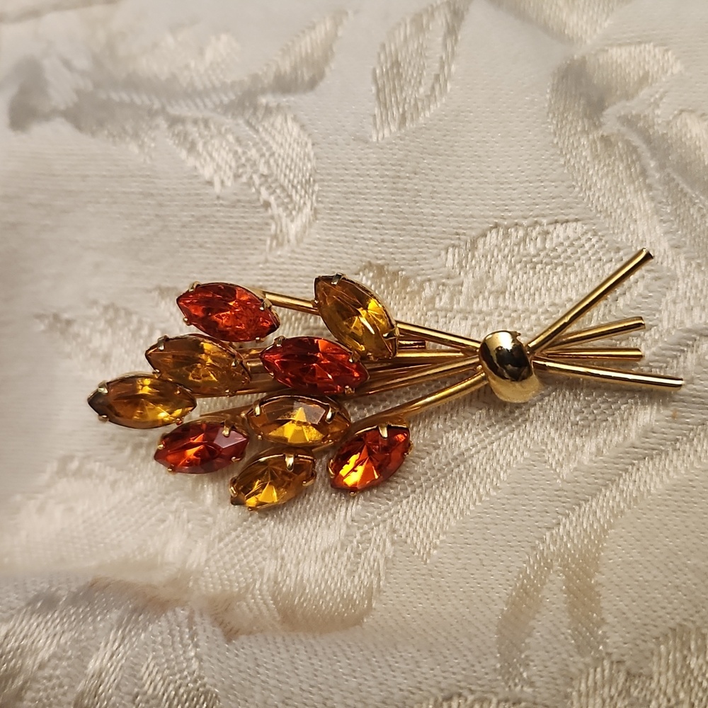 Vintage Floral Bouquet Bunch of Flowers Goldtone Rhinstones Brooch Pin
